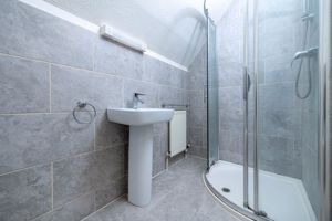 En-suite- click for photo gallery